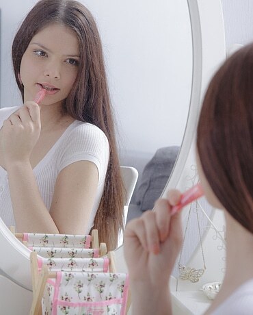 Eva and Peachy getting ready for the day