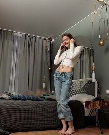 Olivia Lust in blue jeans